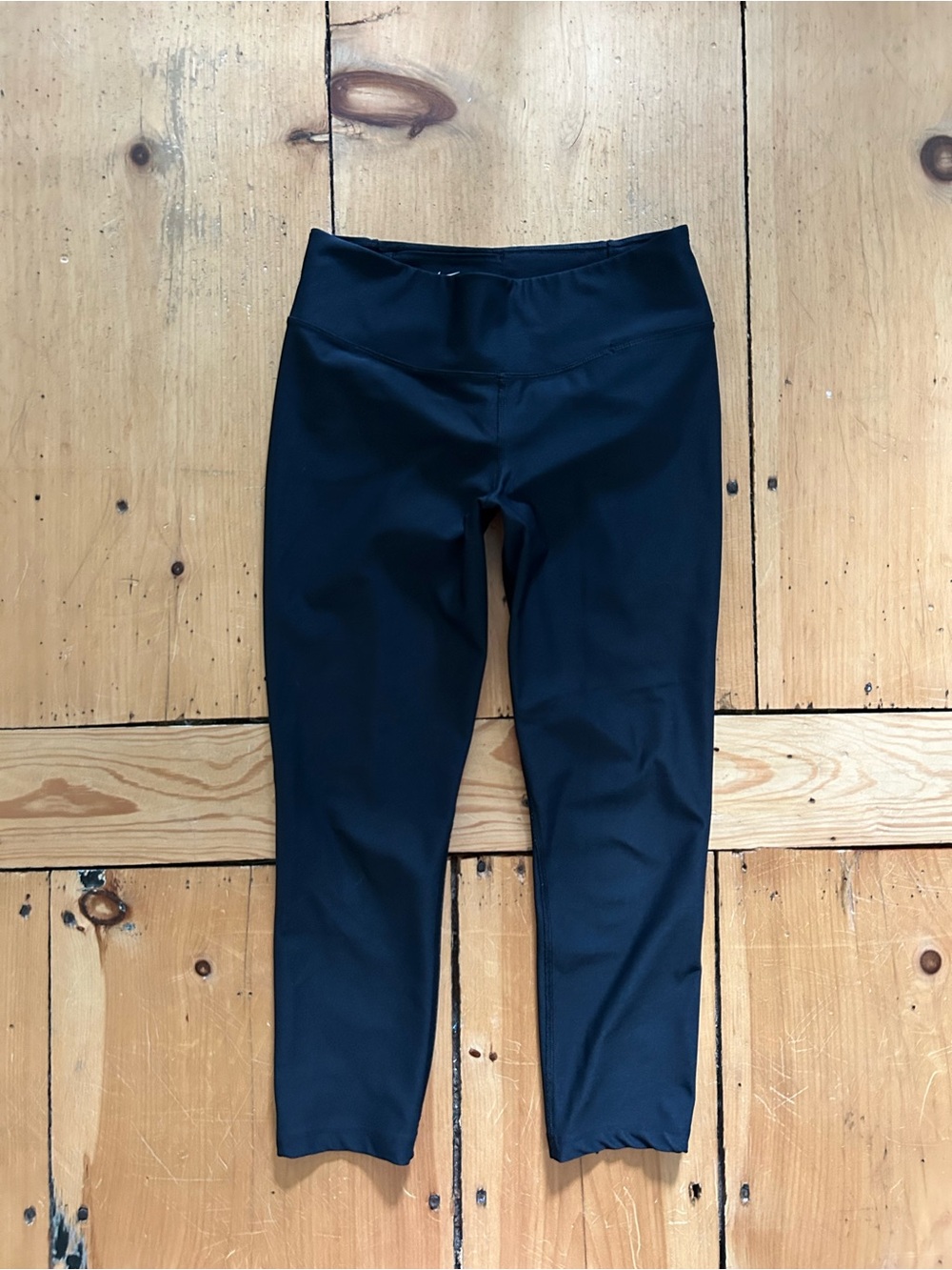 Vintage Y2K Nike Women's Black Capri Workout Leggings